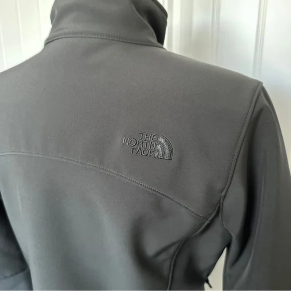 The North Face Windwall Black Jacket - Picture 6 of 11